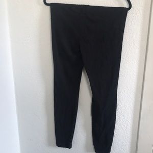 HUE  high waisted leggings